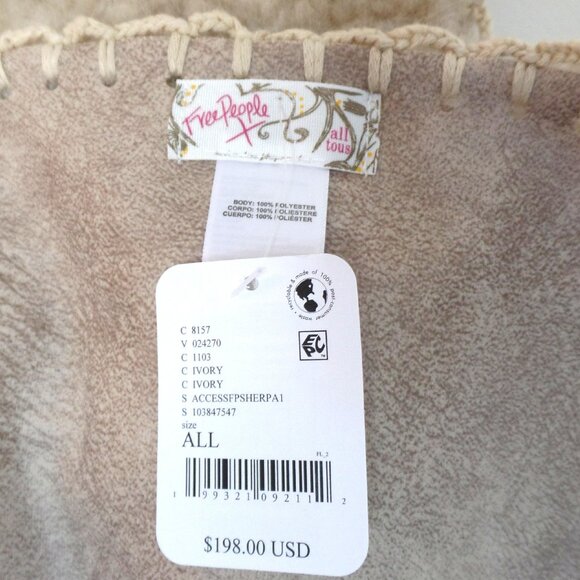 Free People Sherpa WRAP Hand Crochet Reversable Scarf NWT NIP - Picture 11 of 12